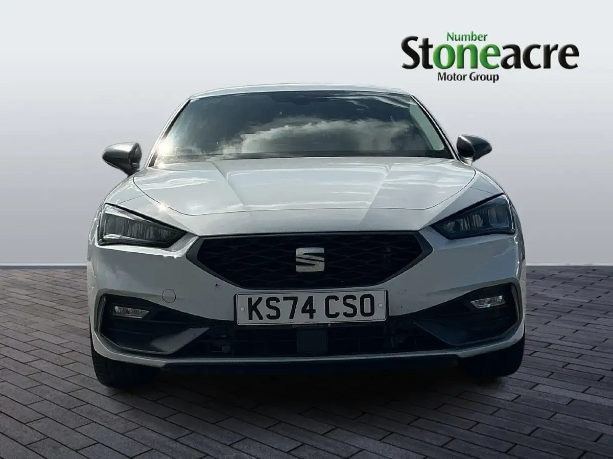 Used Seat Leon FR 147 HP (108 kW) 2024 White Hatchback