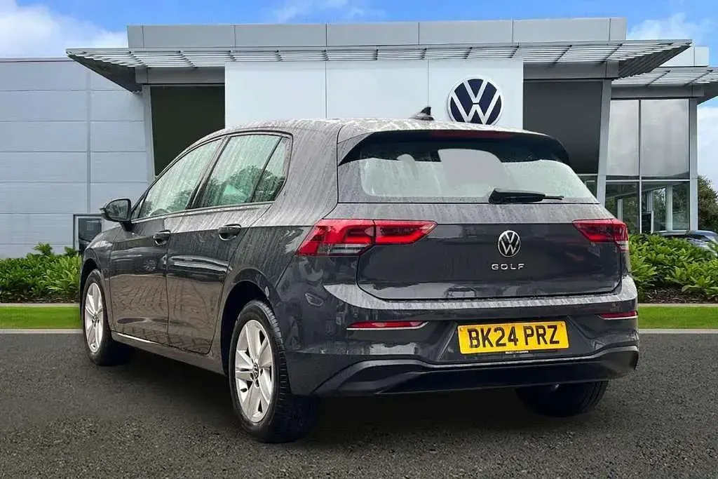 Used VW Golf VIII Life 130 HP (95 kW) 2024 Grey Hatchback