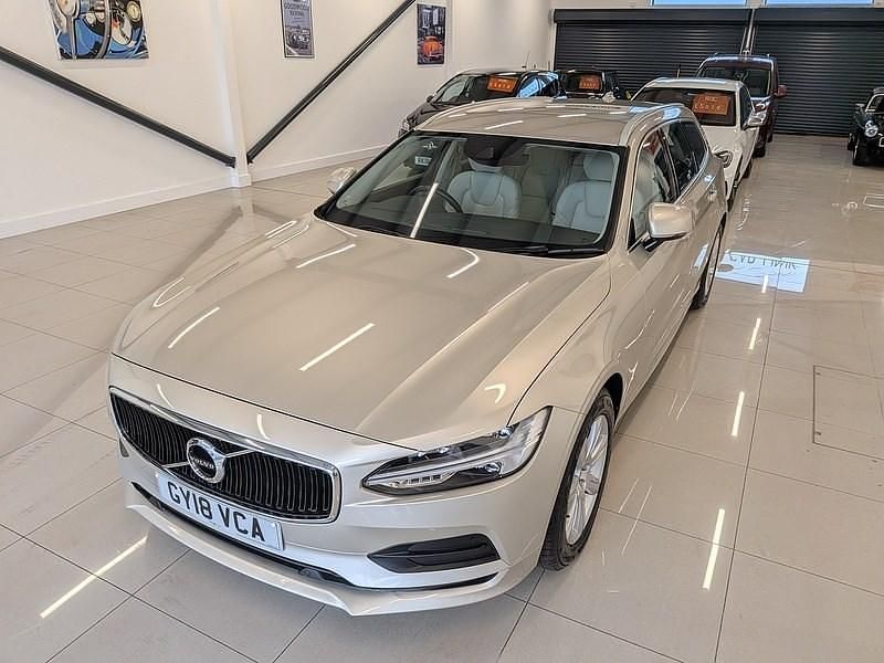 Used Volvo V90 Momentum 2018 Luminous sand Estate