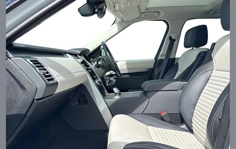 Usado Land Rover Discovery 5 SE Dynamic 344 CV (253 kW) 2025 Blanco SUV