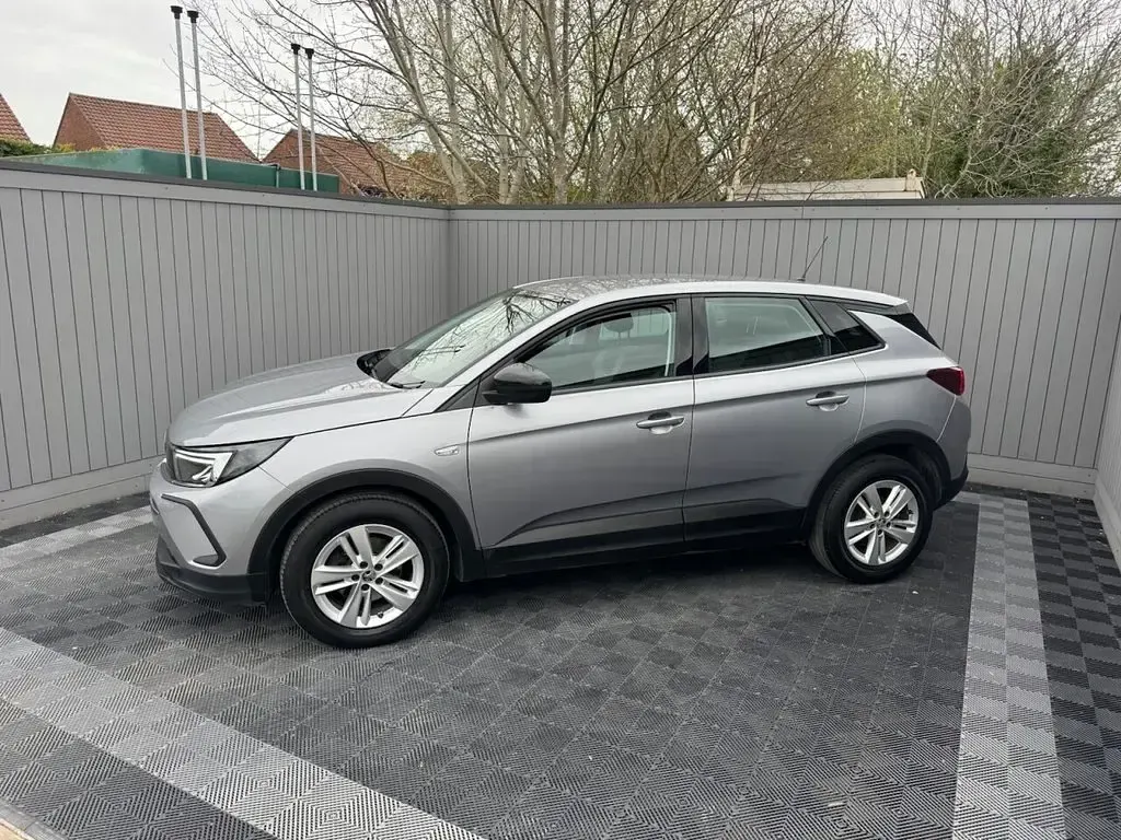 Gebraucht Vauxhall Grandland X Design Edition 130 PS (95 kW) 2023 Grau SUV