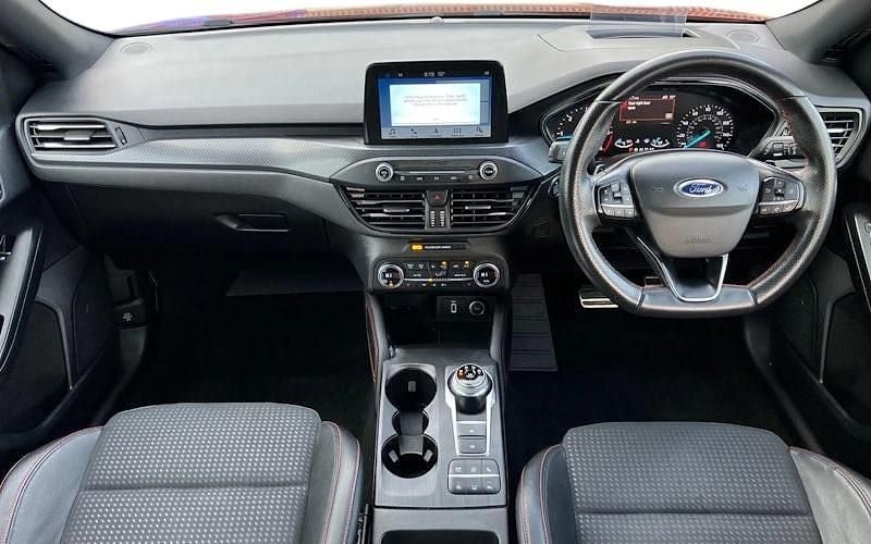 Used Ford Focus ST-Line X 120 HP (88 kW) 2019 Red Hatchback