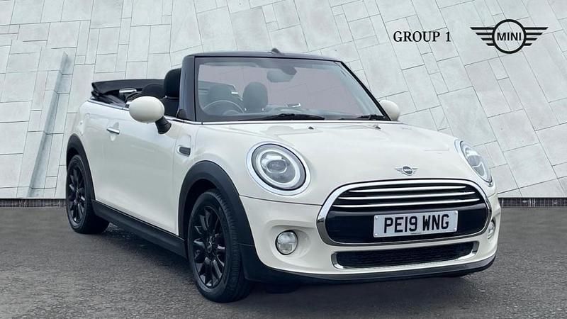Used Mini Cooper Classic 134 HP (98 kW) 2019 White Hatchback