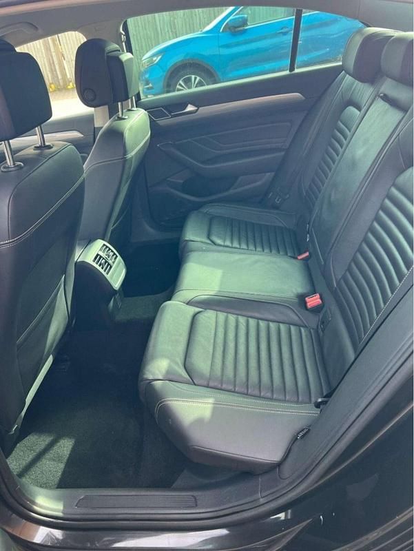 Used VW Passat SEL 120 HP (88 kW) 2020 Grey Sedan