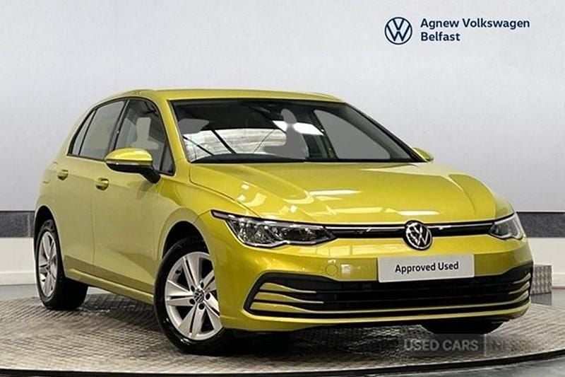 Used VW Golf VII Life 115 HP (84 kW) 2021 Yellow Hatchback