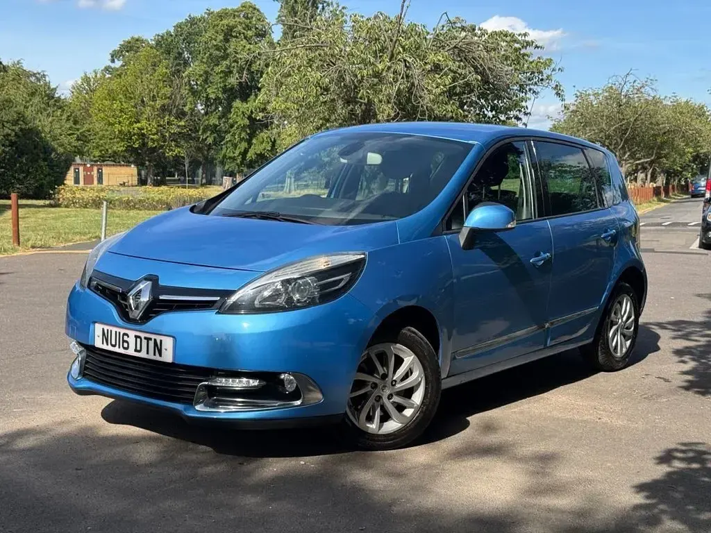Used Renault Scénic Dynamique 110 HP (80 kW) 2016 Blue MPV