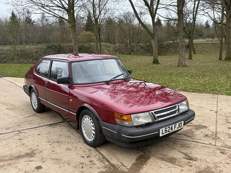 Used Saab 900 1993 Red Hatchback