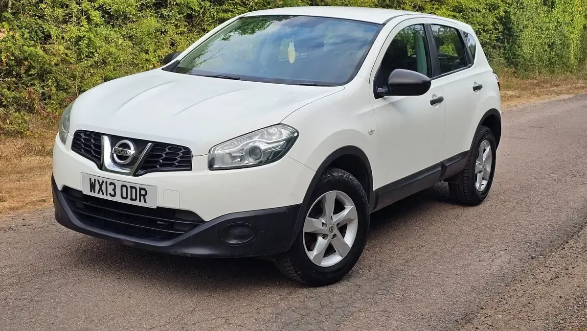 Used Nissan Qashqai Visia 2013 White SUV