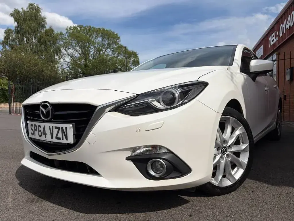 Used Mazda 3 Inclusive 165 HP (121 kW) 2014 White Hatchback