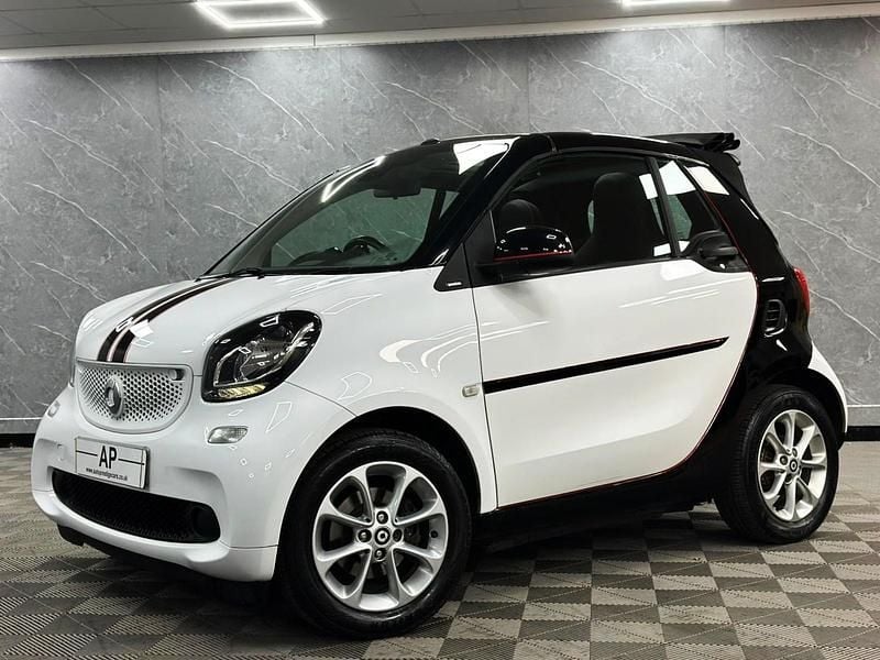 White Used 2016 Smart ForTwo Cabrio Passion Cabriolet | £6,990 (Fair price) - Image 1/4