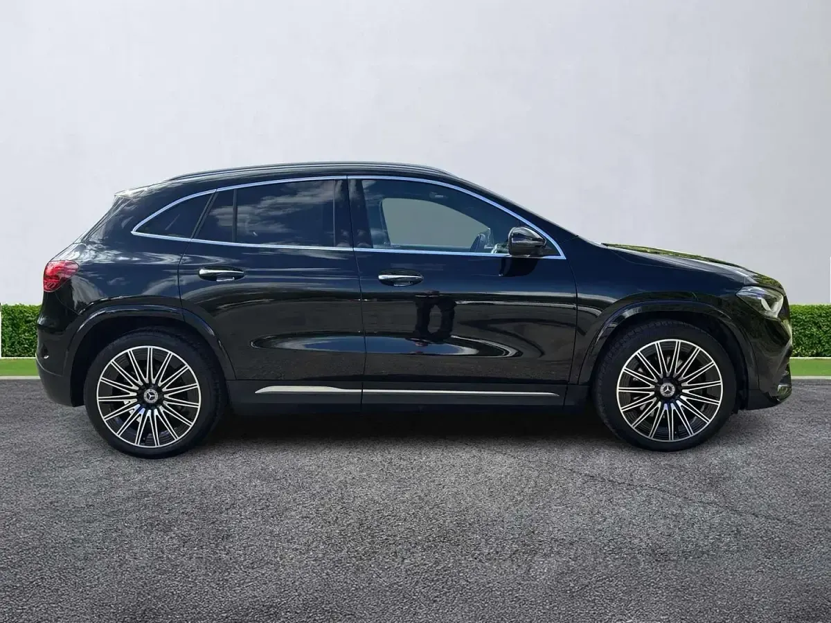 Used Mercedes GLA220 AMG Line Premium Plus 190 HP (139 kW) 2025 Black SUV