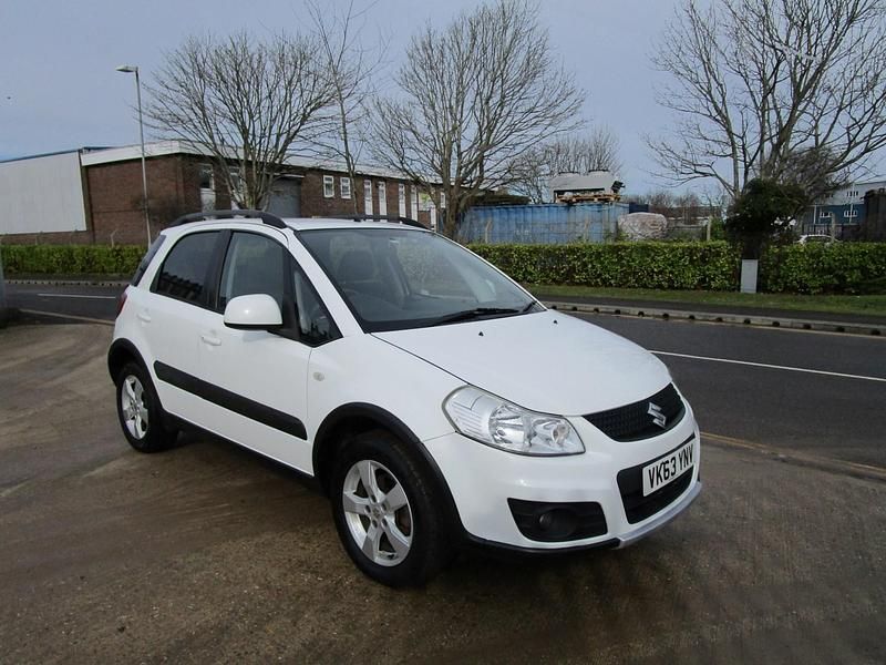 White Used 2014 Suzuki SX4 SZ5 Hatchback | £3,895 (Fair price) - Image 1/4