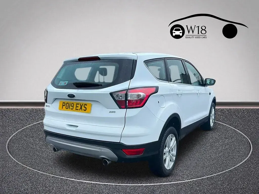 Used Ford Kuga Zetec 150 HP (110 kW) 2019 White SUV