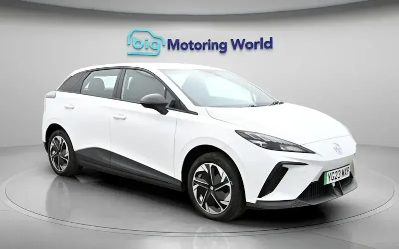 Usado MG MG4 EV SE 319 kW (435 HP) 2023 Branco Citadino
