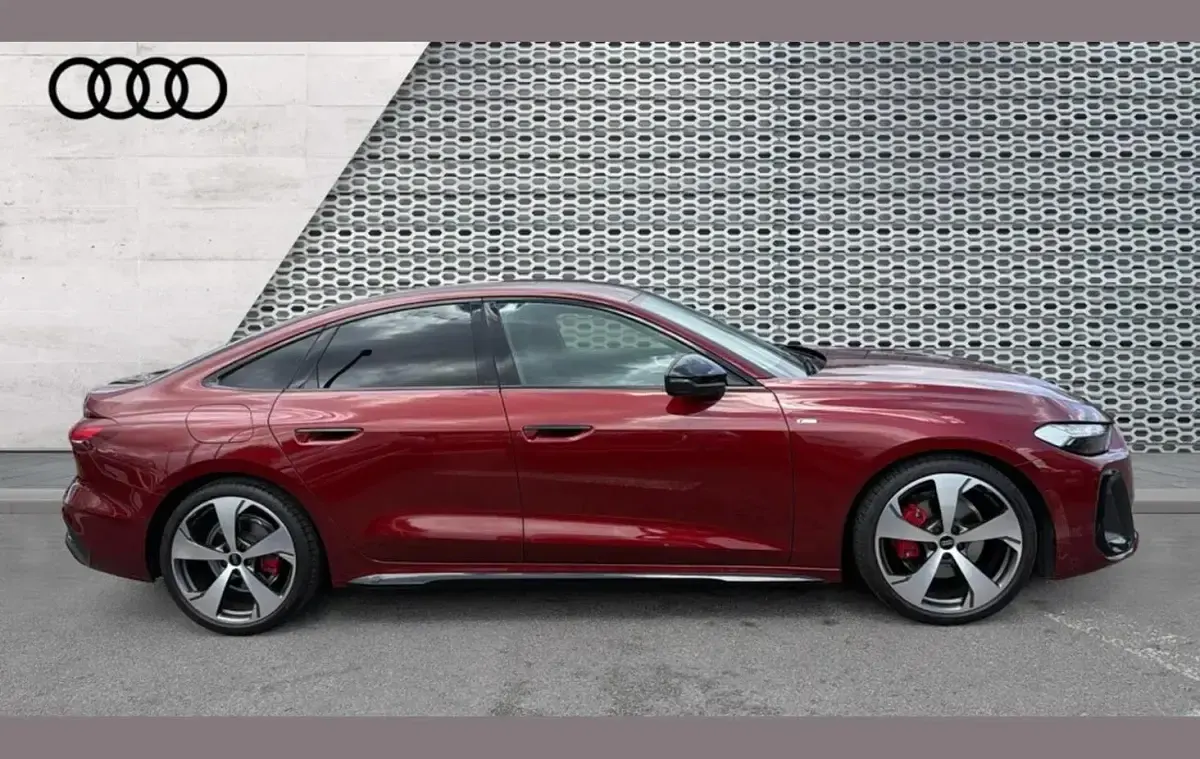 Used Audi A5 Advanced 200 HP (147 kW) 2025 Red Sedan