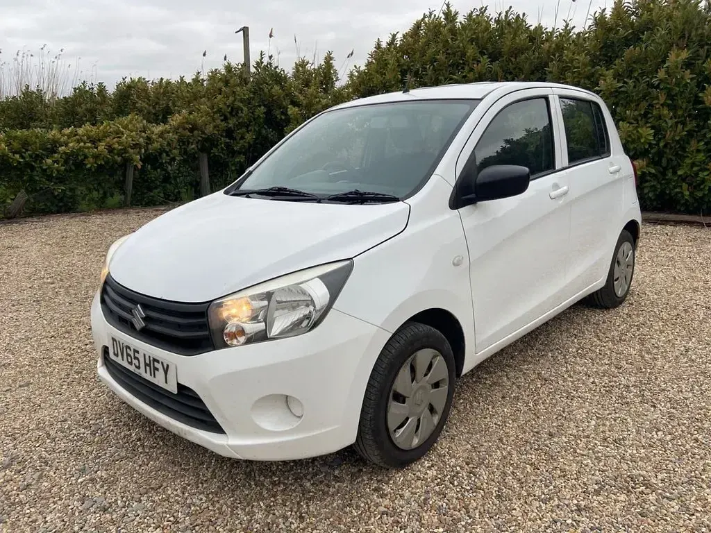 Used Suzuki Celerio 68 HP (50 kW) 2015 White Hatchback