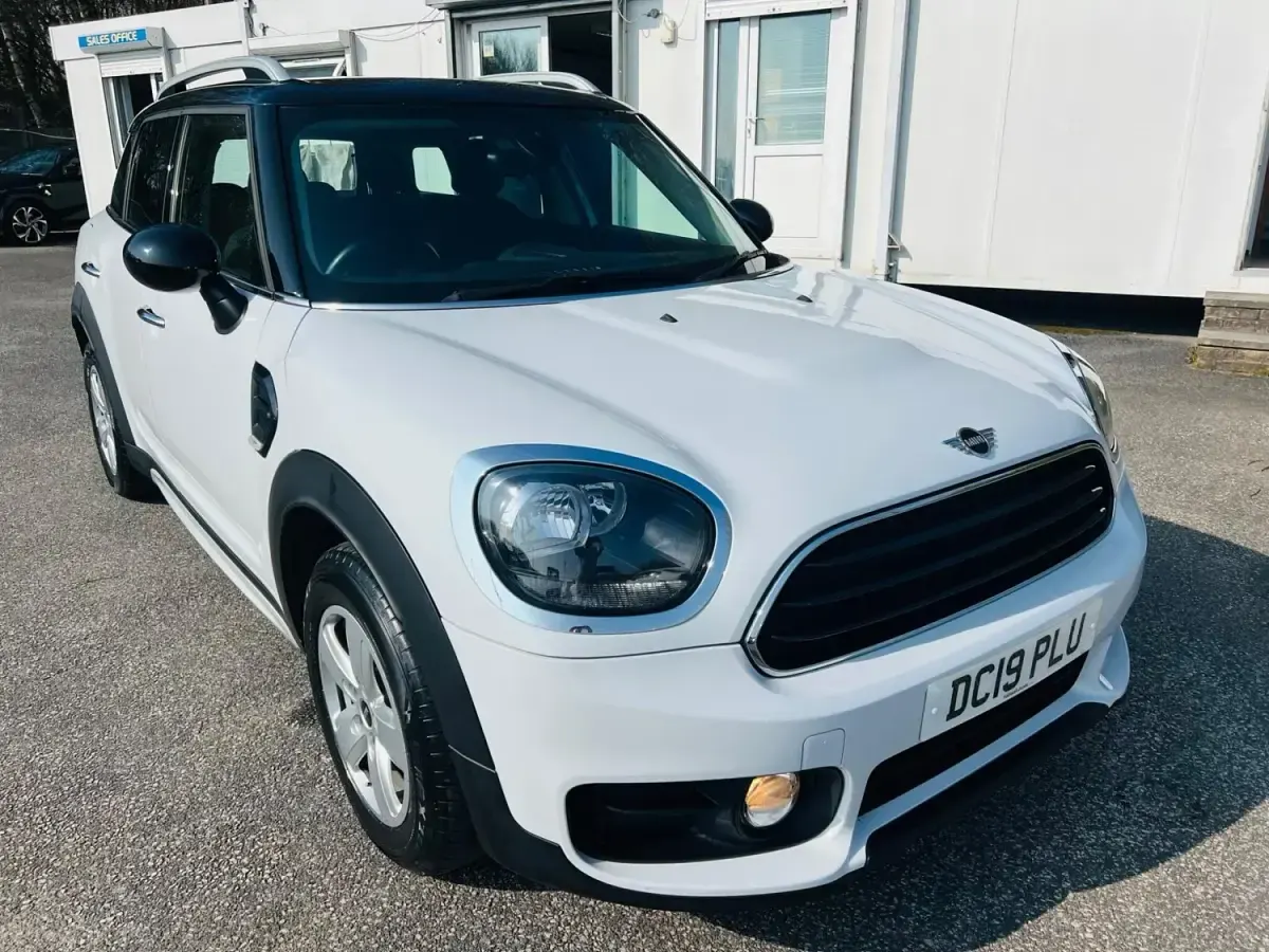 Begagnad Mini Cooper Classic 2019 Vit Halvkombi