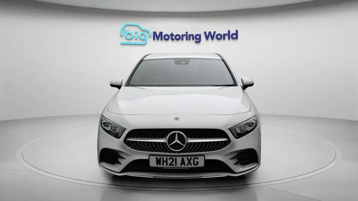 Używany Mercedes A200 Executive 163 KM (119 kW) 2021 Biały Hatchback