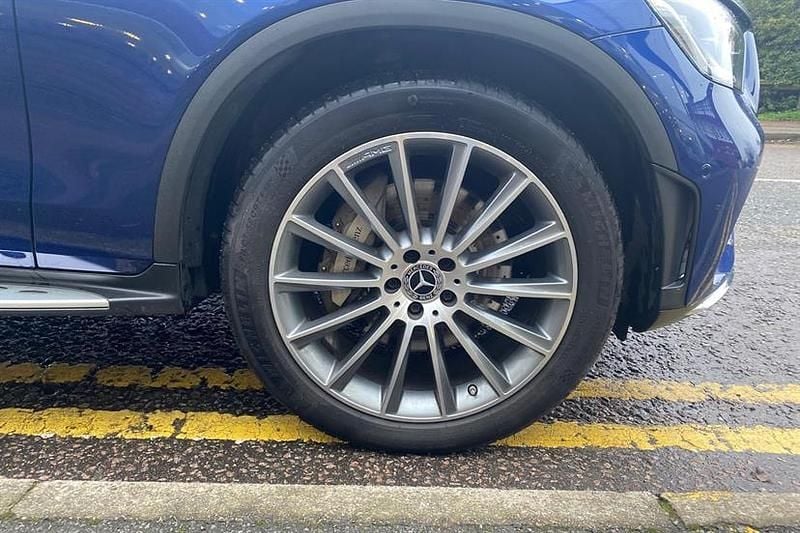 Used Mercedes GLC220 AMG Line Premium 194 HP (142 kW) 2022 Brilliant blue Estate