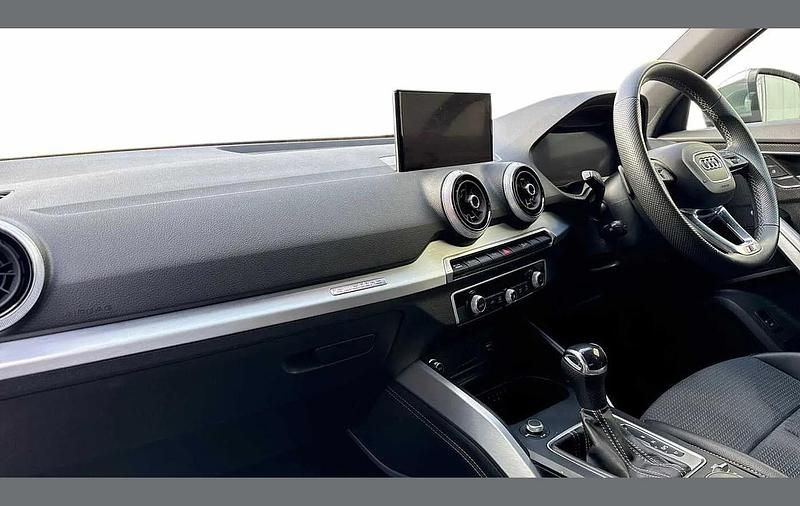 Usado Audi SQ2 Design 300 HP (220 kW) 2022 Preto SUV