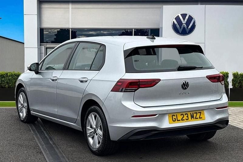Used VW Golf VIII Life 110 HP (80 kW) 2023 Silver Hatchback