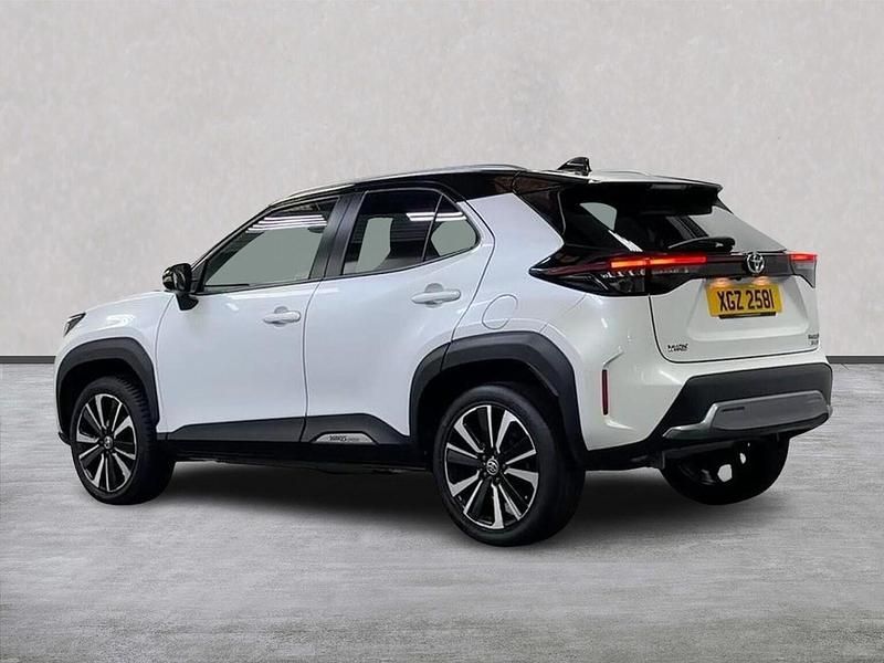 Used Toyota Yaris Hybrid Edition 2022 White/black Hatchback