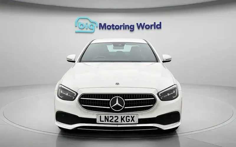 Used Mercedes E200 200 HP (147 kW) 2022 White Sedan