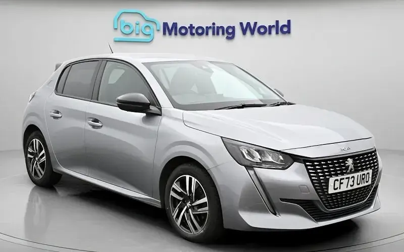 Second-hand Peugeot 208 Allure+ 131 CP (96 kW) 2023 Hatchback