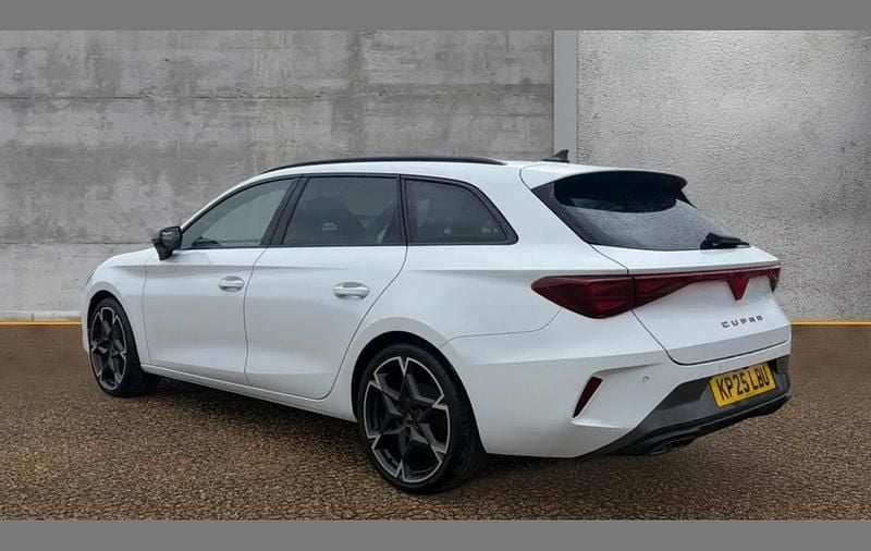 Used Cupra Leon 147 HP (108 kW) 2025 White Estate