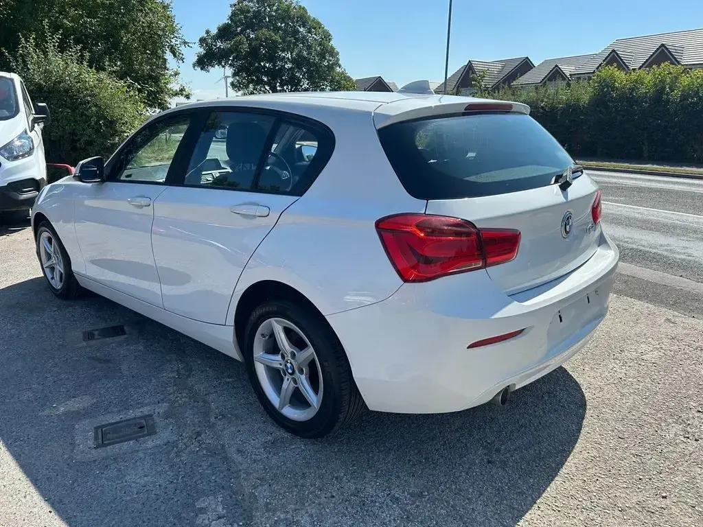 Used BMW 118 Performance 150 HP (110 kW) 2018 White Hatchback