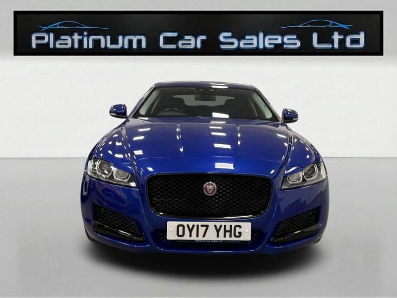 Usado Jaguar XF Portfolio 180 HP (132 kW) 2017 Azul Sedan