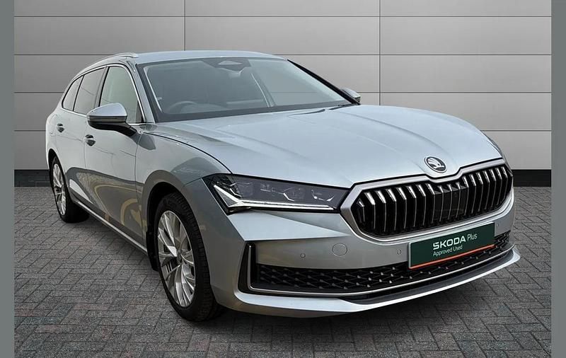 Used Skoda Superb SE L 147 HP (108 kW) 2025 Pebble silver metallic Estate