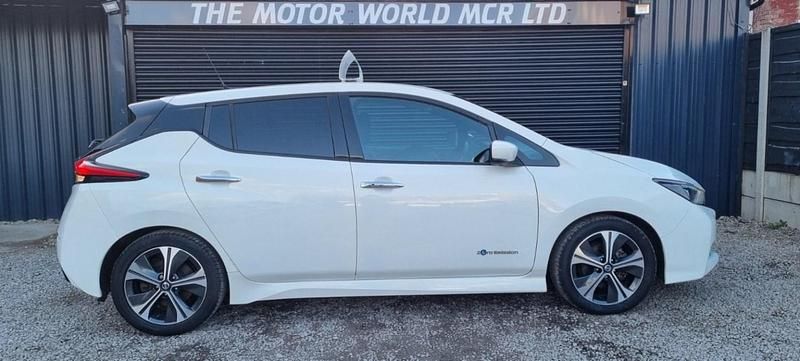 Used Nissan Leaf Tekna 39 kW (54 HP) 2019 White Hatchback