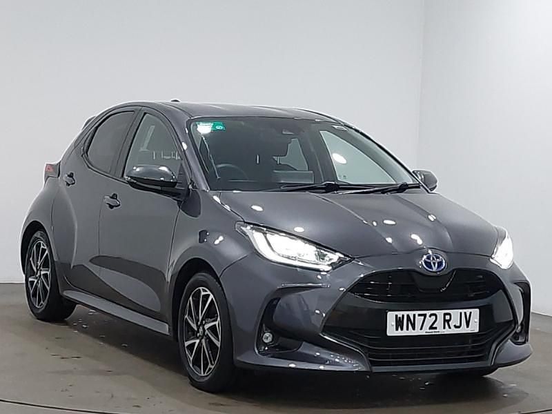 Used Toyota Yaris Hybrid Design 116 HP (85 kW) 2022 Grey Hatchback