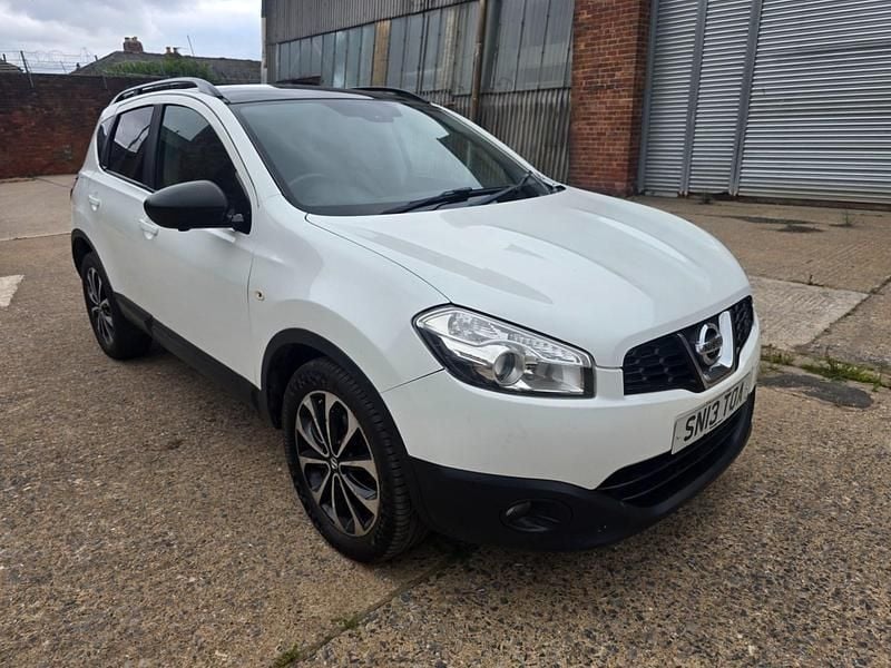 White Used 2013 Nissan Qashqai 360º SUV | £1,495 (Super price) - Image 1/4