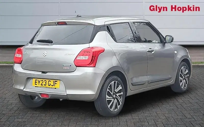 Usado Suzuki Swift SZ-L 83 HP (61 kW) 2023 Prateado Citadino