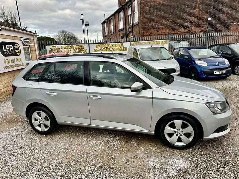 Used Skoda Fabia SE 90 HP (66 kW) 2016 Silver Estate