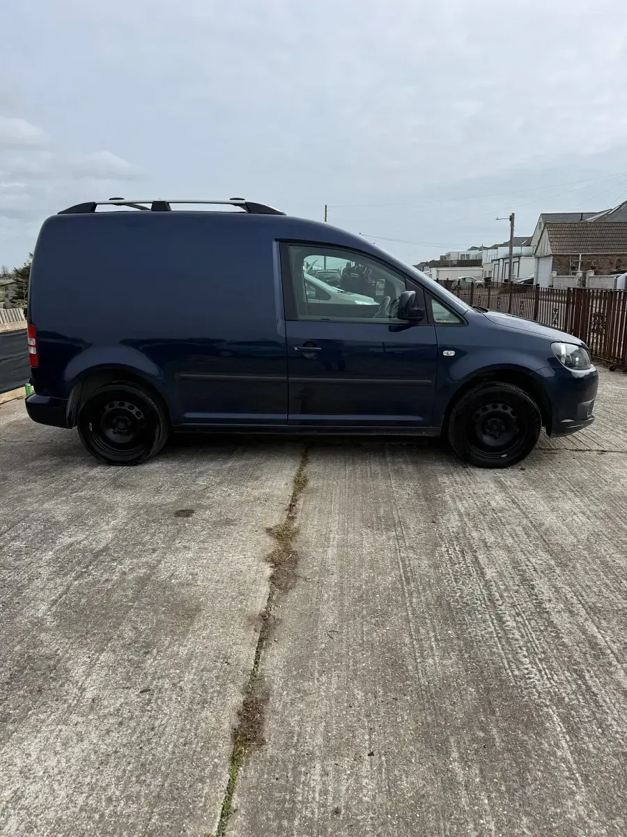 Used VW Caddy Highline 102 HP (75 kW) 2014 Blue MPV
