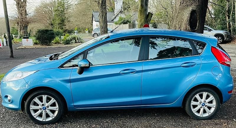 Used Ford Fiesta Zetec 82 HP (60 kW) 2009 Blue Hatchback