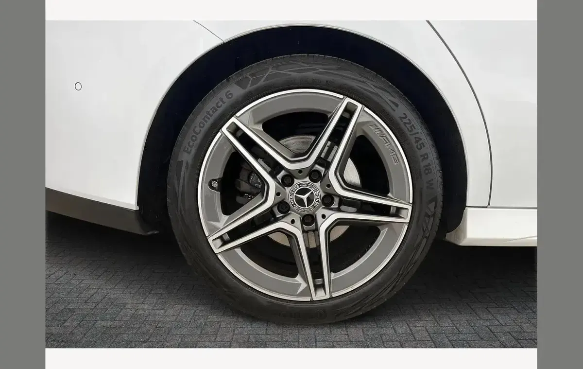 Used Mercedes CLA220 AMG Line Premium Plus 187 HP (137 kW) 2020 White Coupe