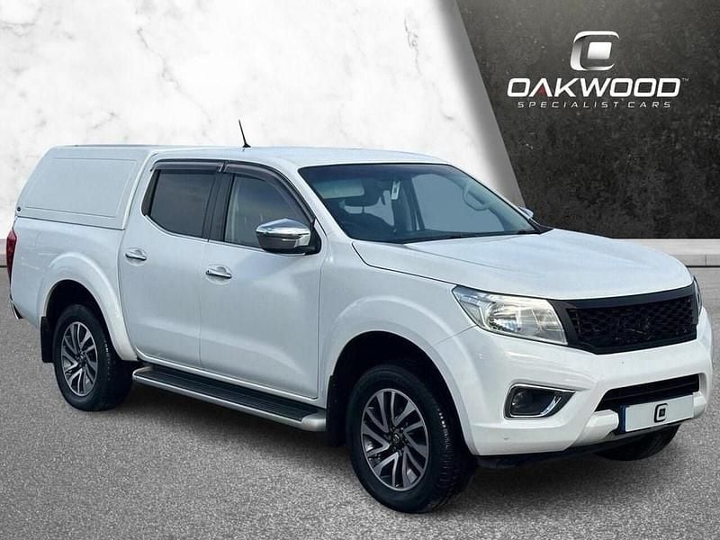White Used 2016 Nissan Navara N-Connecta Pickup | £11,995 (Fair price) - Image 1/4