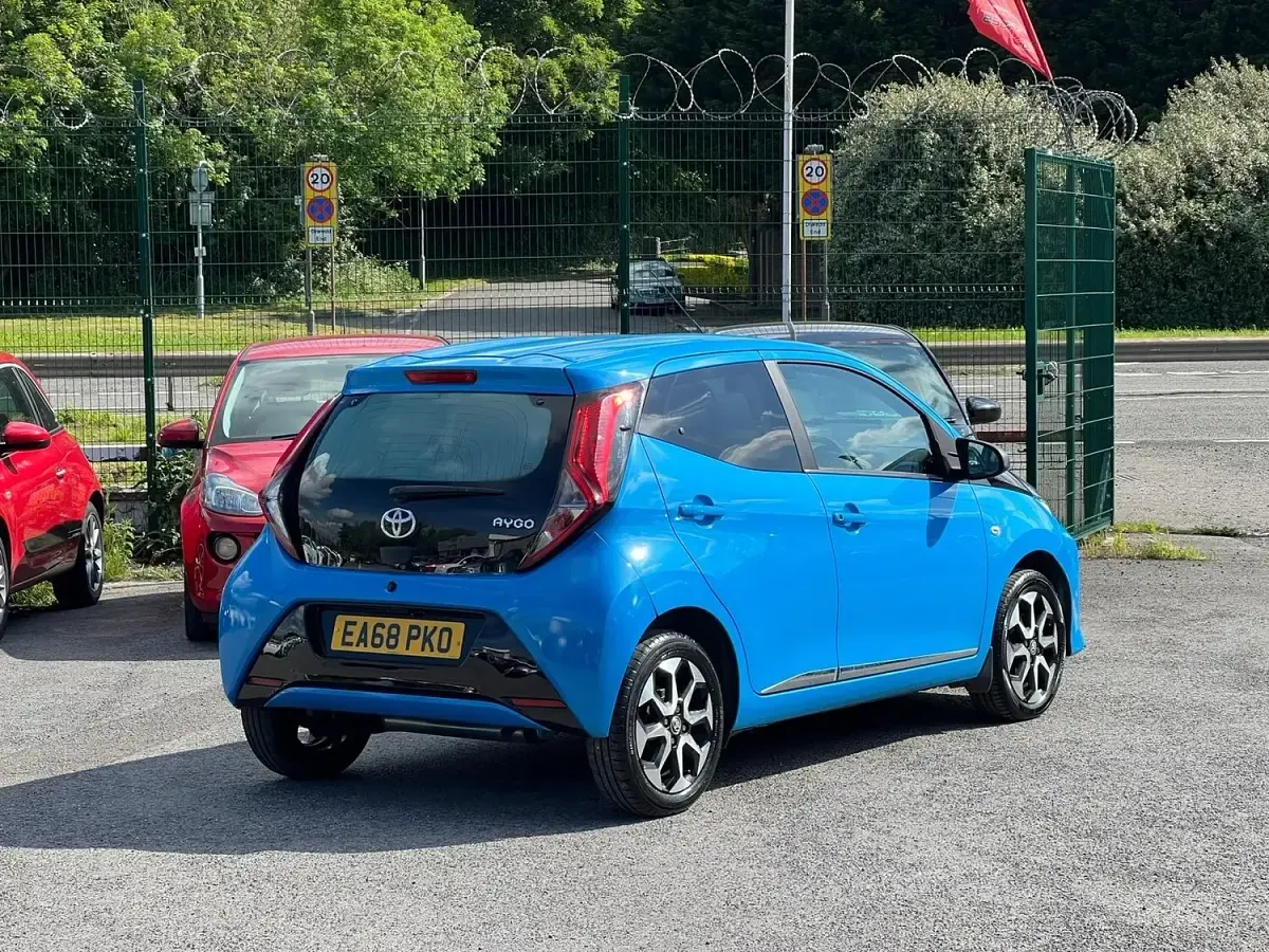 Used Toyota Aygo X-plore 2018 Blue Hatchback