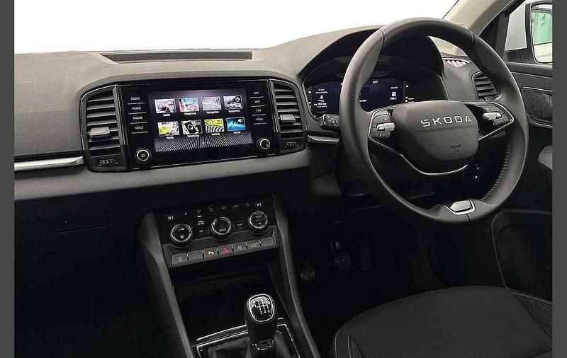 Used Skoda Karoq SE 113 HP (83 kW) 2025 Moon white metallic SUV