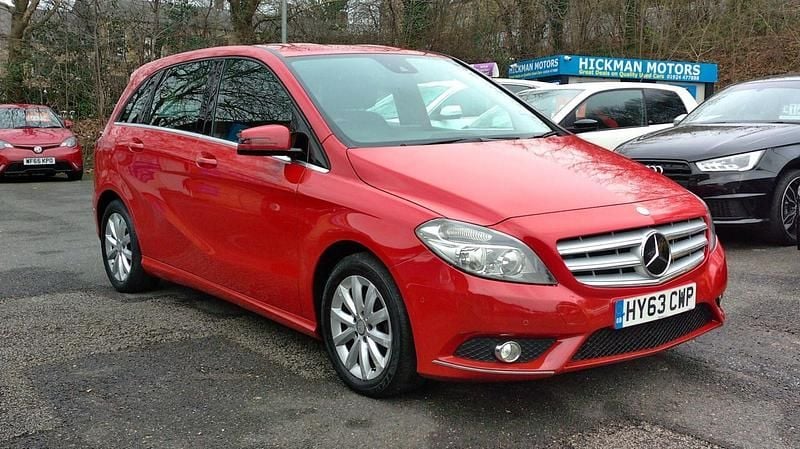 Used Mercedes B180 SE 122 HP (89 kW) 2013 Red MPV