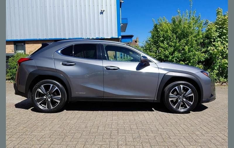 Used Lexus UX 250h 180 HP (132 kW) 2020 Grey SUV