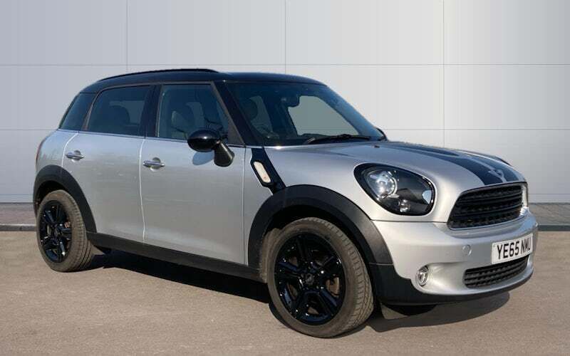 Used 2016 Mini Cooper Countryman SUV | £9,995 (A bit pricey) - Image 1/4