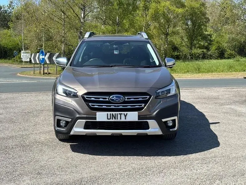 Begagnad Subaru Outback 169 HK (124 kW) 2024 Guld Kombi