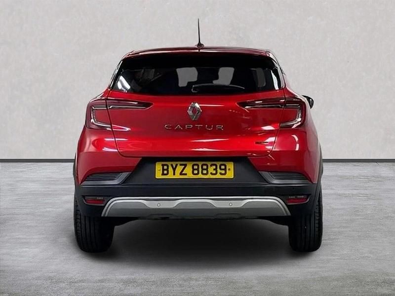 Used Renault Captur Evolution 145 HP (106 kW) 2023 Red SUV