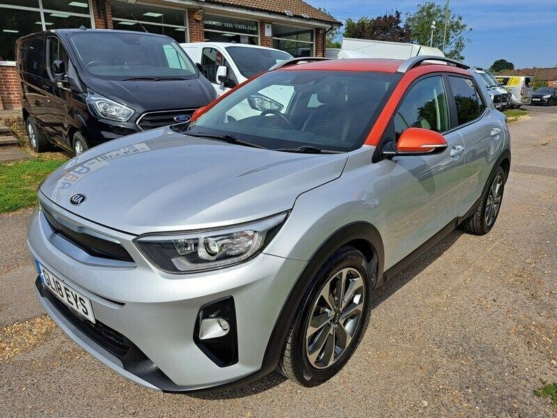 Silver Used 2018 Kia Stonic First Edition SUV | £10,450 (A bit pricey) - Image 1/4