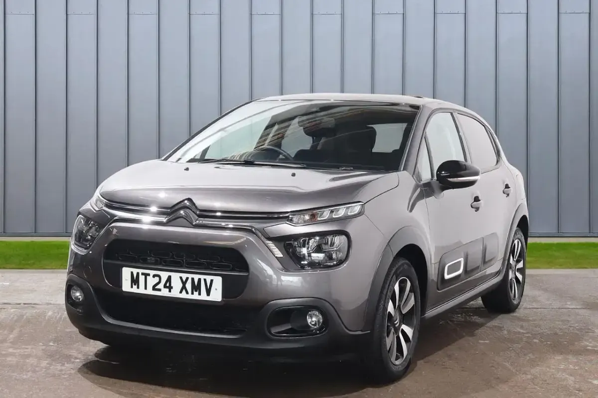 Używany Citroën C3 PureTech 82 KM (60 kW) 2024 Szary Hatchback